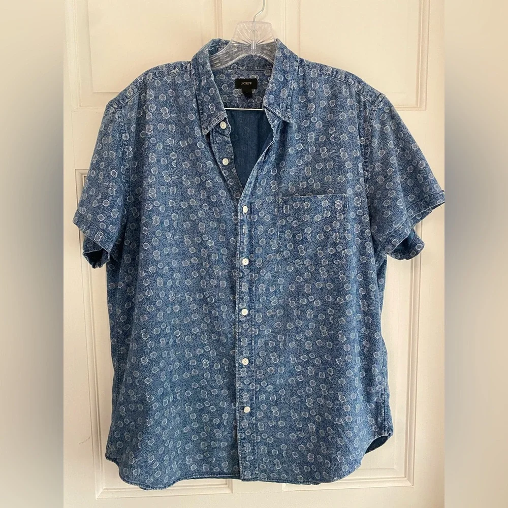 J. Crew Blue Short-Sleeve Button-Down Shirt with Subtle Print